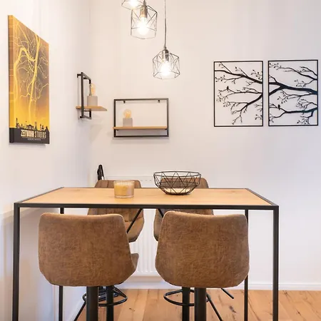 Modernes Augusta Am Rhein, Vollausgestattet, Ruhig Und Verkehrsgünstig Gelegen