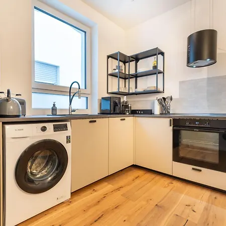Apartament Modernes Augusta Am Rhein, Vollausgestattet, Ruhig Und Verkehrsguenstig Gelegen