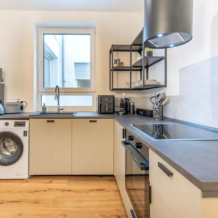 Modernes Augusta Am Rhein, Vollausgestattet, Ruhig Und Verkehrsguenstig Gelegen Apartament Koblencja