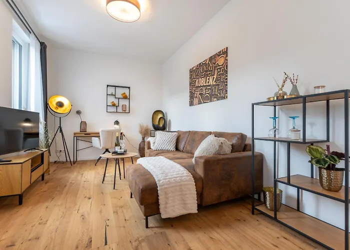 شقة Modernes Augusta Am Rhein, Vollausgestattet, Ruhig Und Verkehrsguenstig Gelegen *